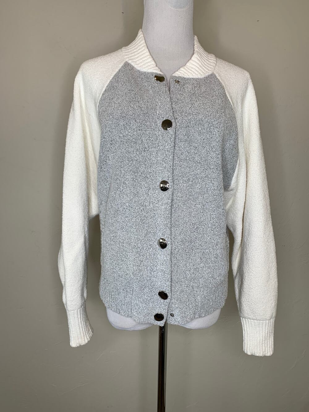 On 34th Gray Cream Bomber Jacket Sweater Sz Medium